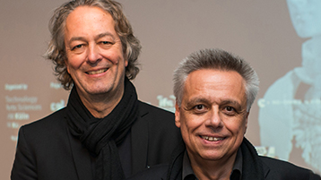 Prof. Björn Bartholdy (links) und Prof. Dr. Gundolf S. Freyermuth   (Bild: Costa Belibasakis/TH Köln)