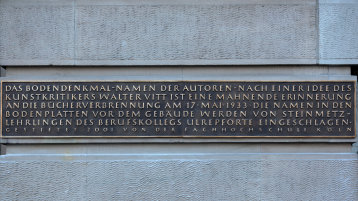 Denkmaltafel zum Bodendenkmal "Namen der Autoren"  (Bild: Thilo Schmülgen/FH Köln)