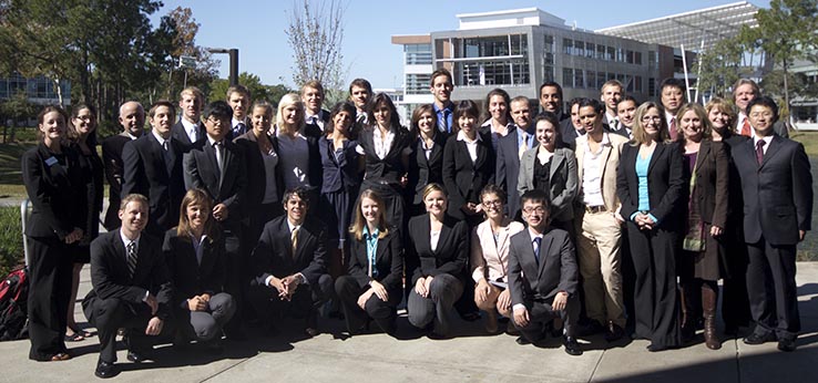 Group photo of the GLOBAL MBA cohort 2009/10 after the thesis defense (Image: University of North Florida)